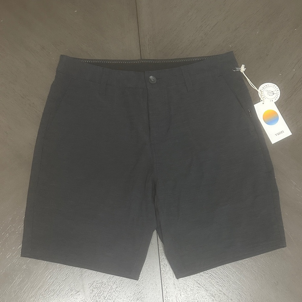 Vuori Men's Aim Short Navy 30” Waist